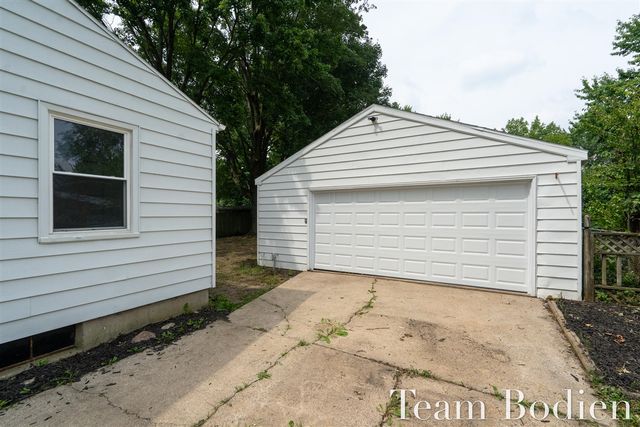 5526 Bedford Street, Portage, MI 49002