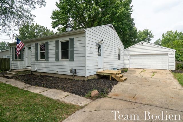 5526 Bedford Street, Portage, MI 49002