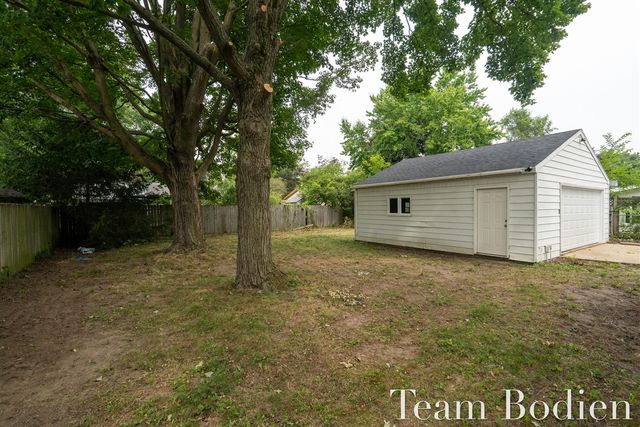 5526 Bedford Street, Portage, MI 49002
