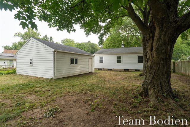 5526 Bedford Street, Portage, MI 49002