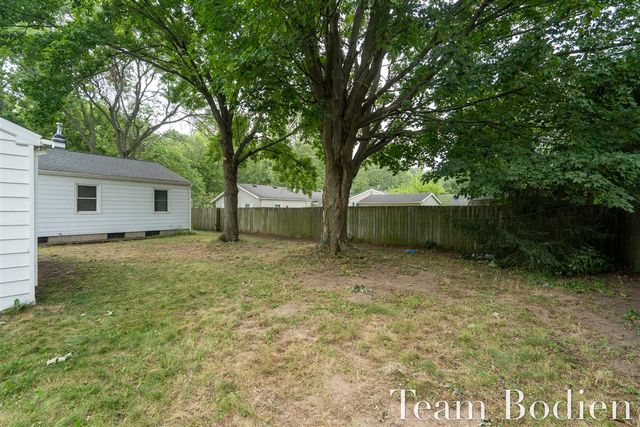 5526 Bedford Street, Portage, MI 49002