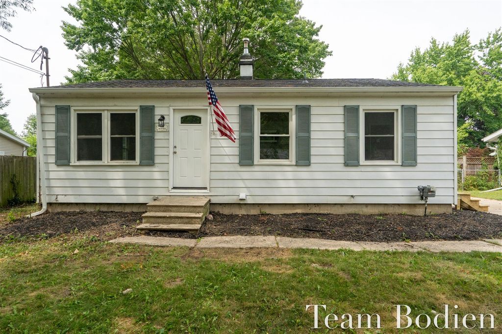 5526 Bedford Street, Portage, MI 49002