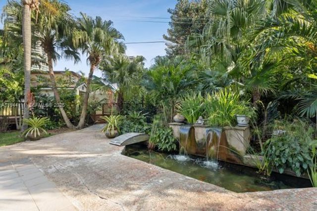 2301 S Miami Ave, Miami, FL 33129