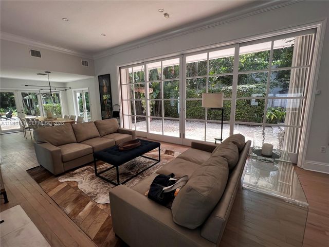 2301 S Miami Ave, Miami, FL 33129