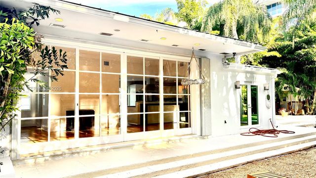 2301 S Miami Ave, Miami, FL 33129