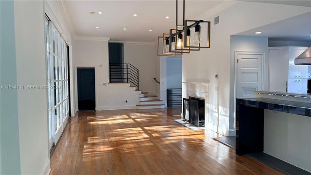 2301 S Miami Ave, Miami, FL 33129