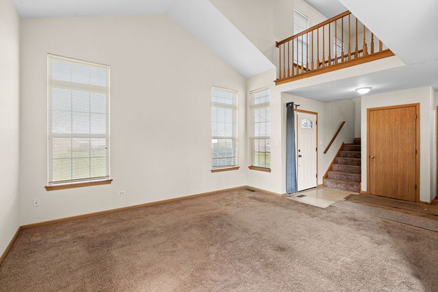 5337 Crosswind Drive, Richton Park, IL 60471