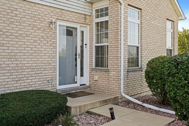 5337 Crosswind Drive, Richton Park, IL 60471
