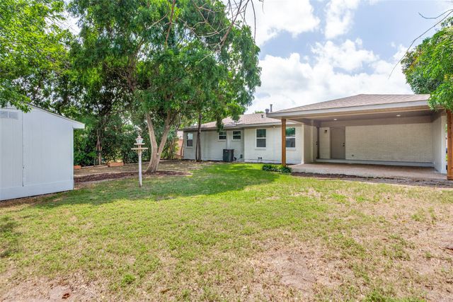 5417 Sabelle Lane, Haltom City, TX 76117