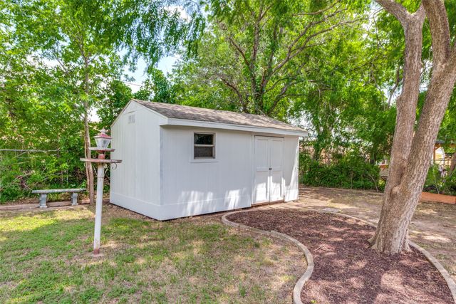 5417 Sabelle Lane, Haltom City, TX 76117