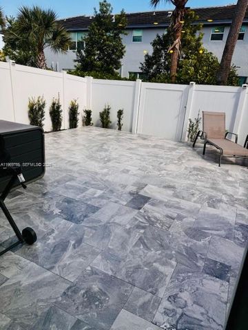 4342 Lago Dr, Pompano Beach, FL 33064