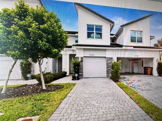 4342 Lago Dr, Pompano Beach, FL 33064