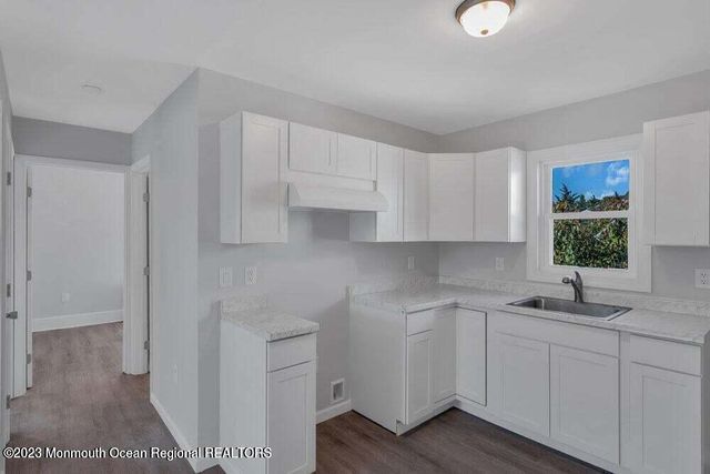 7 Pollys Park Drive, Toms River, NJ 08753