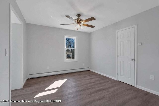 7 Pollys Park Drive, Toms River, NJ 08753