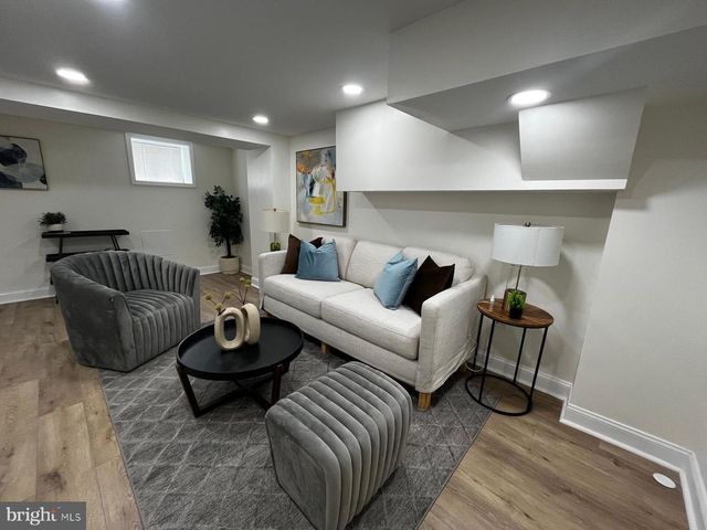 2720 E BIDDLE ST, Baltimore, MD 21213