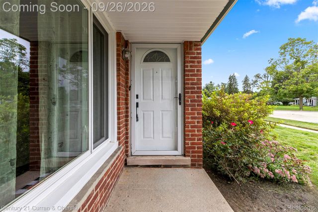 29530 Robert Drive, Livonia, MI 48150