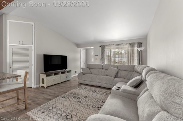 29530 Robert Drive, Livonia, MI 48150