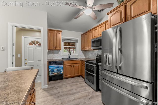 29530 Robert Drive, Livonia, MI 48150