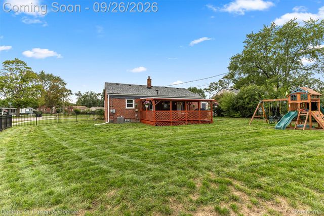 29530 Robert Drive, Livonia, MI 48150