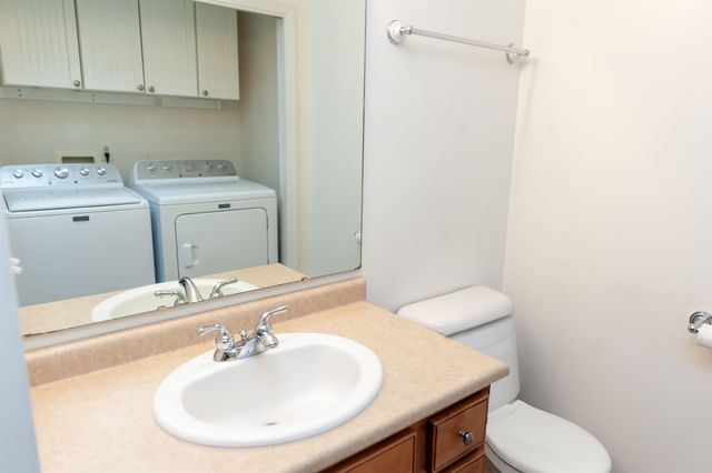 27 Bowes Circle, Hudson, NH 03051