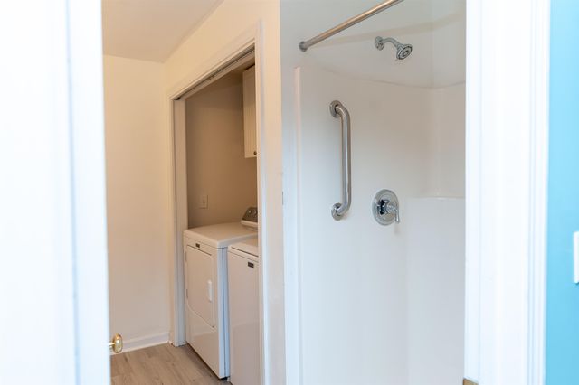 27 Bowes Circle, Hudson, NH 03051