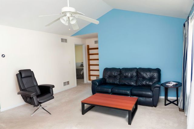 27 Bowes Circle, Hudson, NH 03051