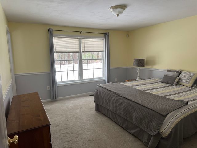 27 Bowes Circle, Hudson, NH 03051