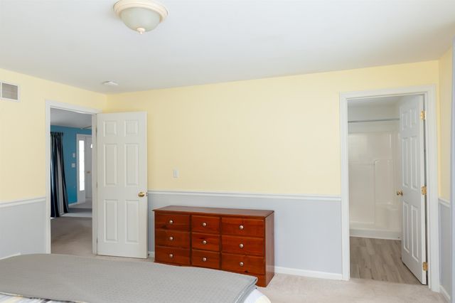 27 Bowes Circle, Hudson, NH 03051