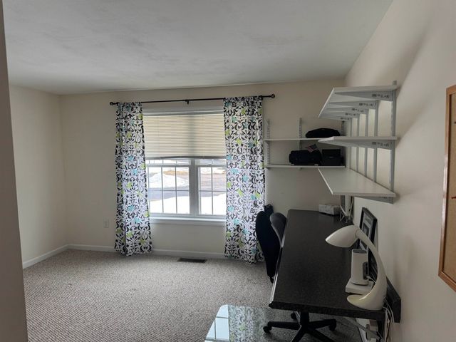 27 Bowes Circle, Hudson, NH 03051