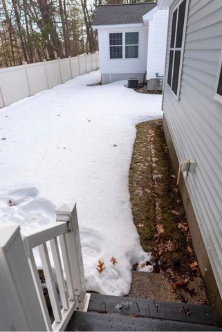 27 Bowes Circle, Hudson, NH 03051