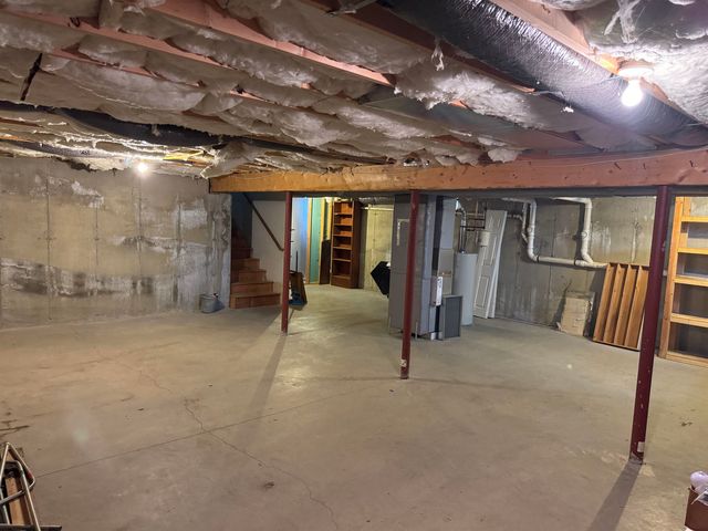 27 Bowes Circle, Hudson, NH 03051