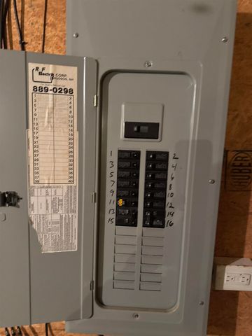 27 Bowes Circle, Hudson, NH 03051