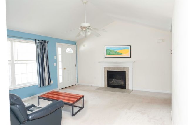 27 Bowes Circle, Hudson, NH 03051