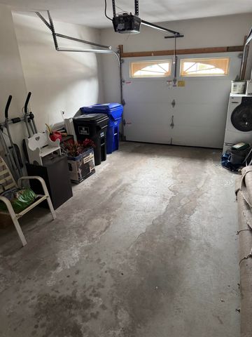 27 Bowes Circle, Hudson, NH 03051