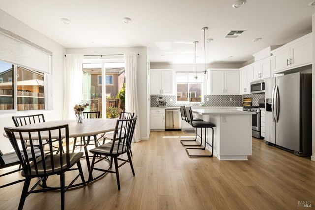 938 Fruit Stand Cir, Vacaville, CA 95688