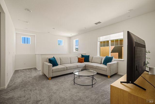 938 Fruit Stand Cir, Vacaville, CA 95688