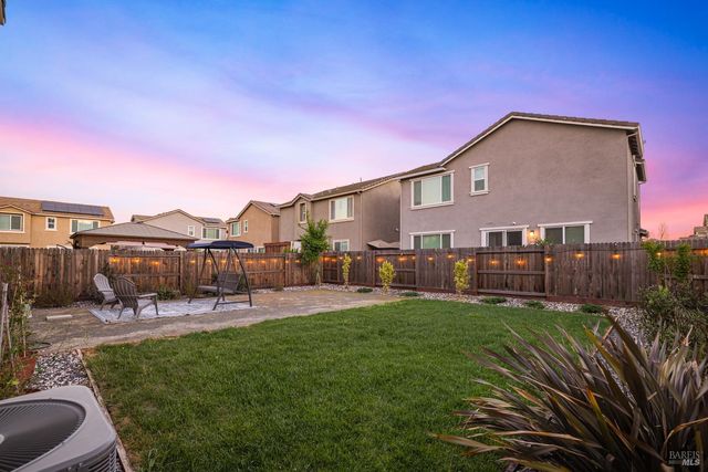 938 Fruit Stand Cir, Vacaville, CA 95688