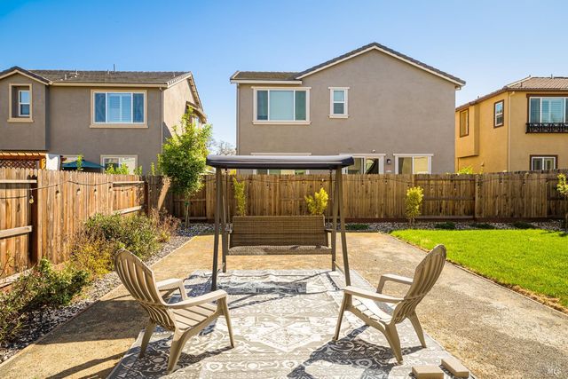 938 Fruit Stand Cir, Vacaville, CA 95688