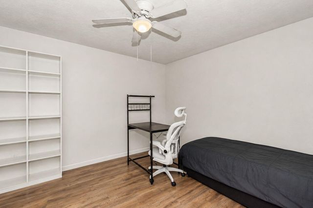 1721 Crest Hill Drive, Conroe, TX 77301