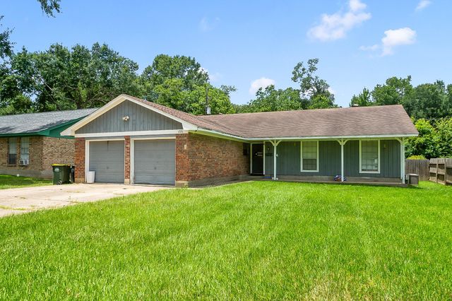 1721 Crest Hill Drive, Conroe, TX 77301