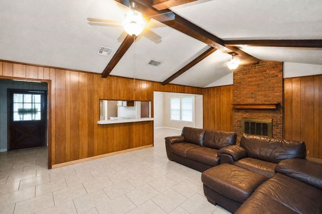 1721 Crest Hill Drive, Conroe, TX 77301