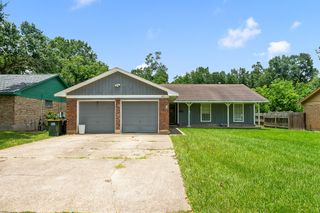 1721 Crest Hill Drive, Conroe, TX 77301
