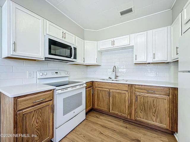 9232 ADAMS Avenue, Jacksonville, FL 32208