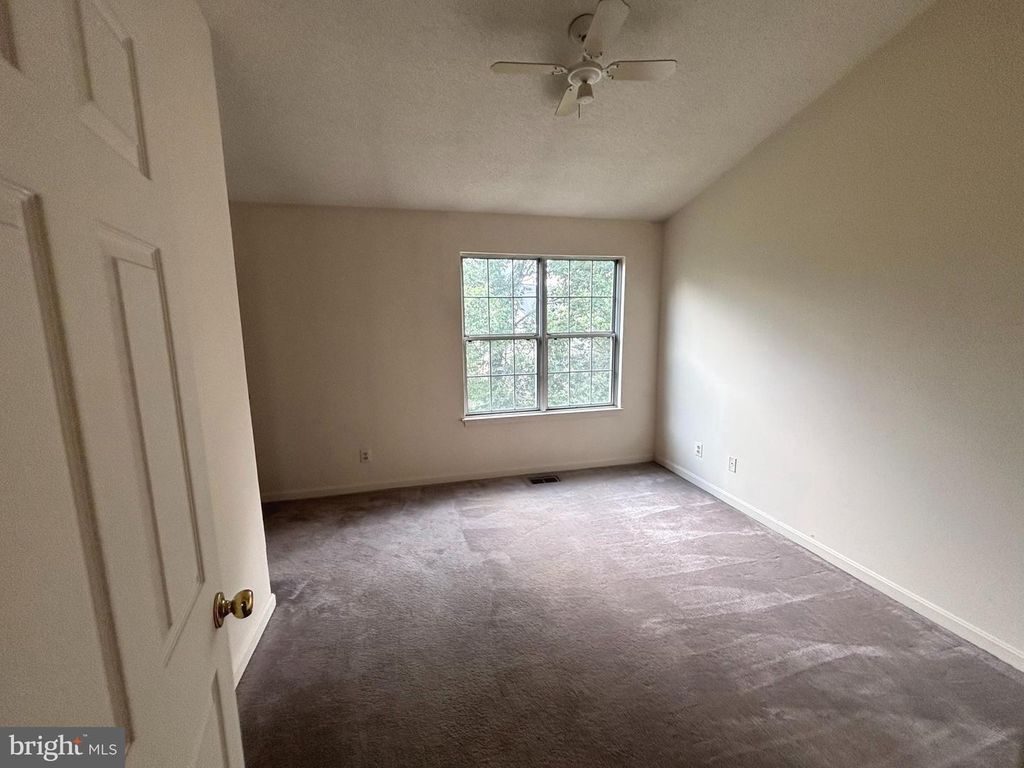 8128 BAYONET WAY #203, Manassas, VA 20109