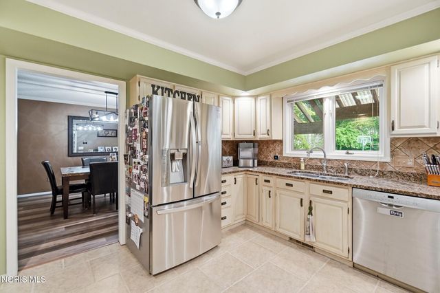 5329 Fredelia Drive, Toledo, OH 43623