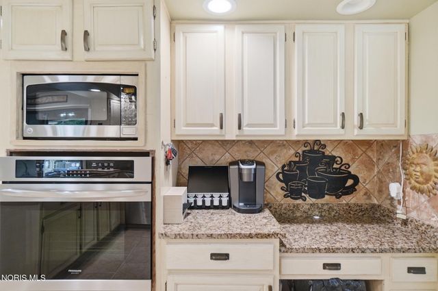 5329 Fredelia Drive, Toledo, OH 43623