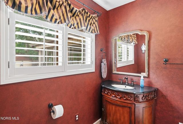 5329 Fredelia Drive, Toledo, OH 43623