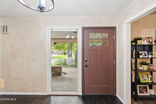 5329 Fredelia Drive, Toledo, OH 43623