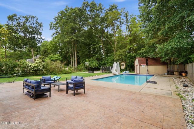 5329 Fredelia Drive, Toledo, OH 43623
