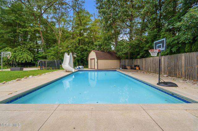 5329 Fredelia Drive, Toledo, OH 43623